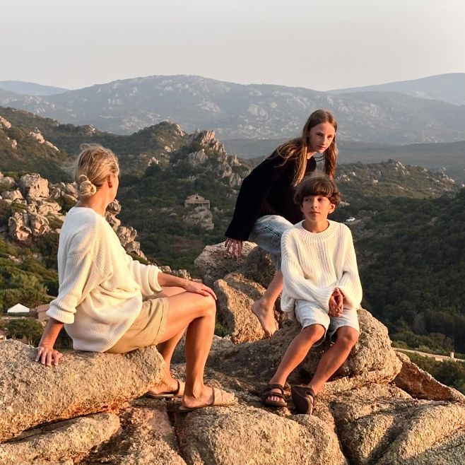 ❗️Mám pro vás zprávu, kterou nepíšu úplně s lehkým srdcem ❗️ Od příštího týdne se ceny některých našich chunky svetrů...