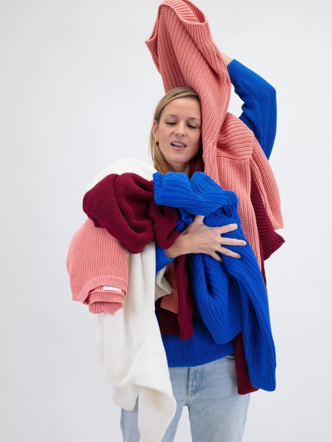 Konečně jsou na eshopu! 🎉 Naše oblíbené chunky svetry teď najdete v nových odstínech Bordeaux Bloom, Coral Mist a...